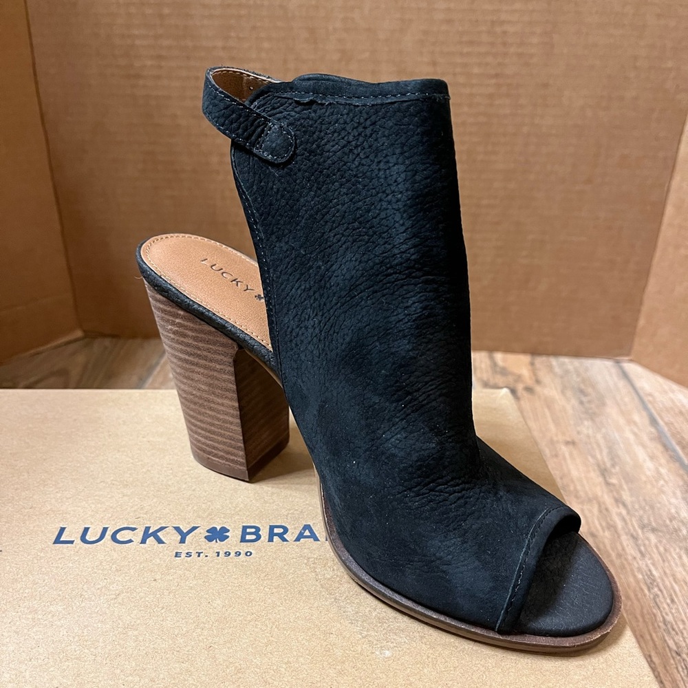 Preowned Womens sz 8 1/2 Lucky Brand Lisza Peep Toe Shooties Heeled Booties